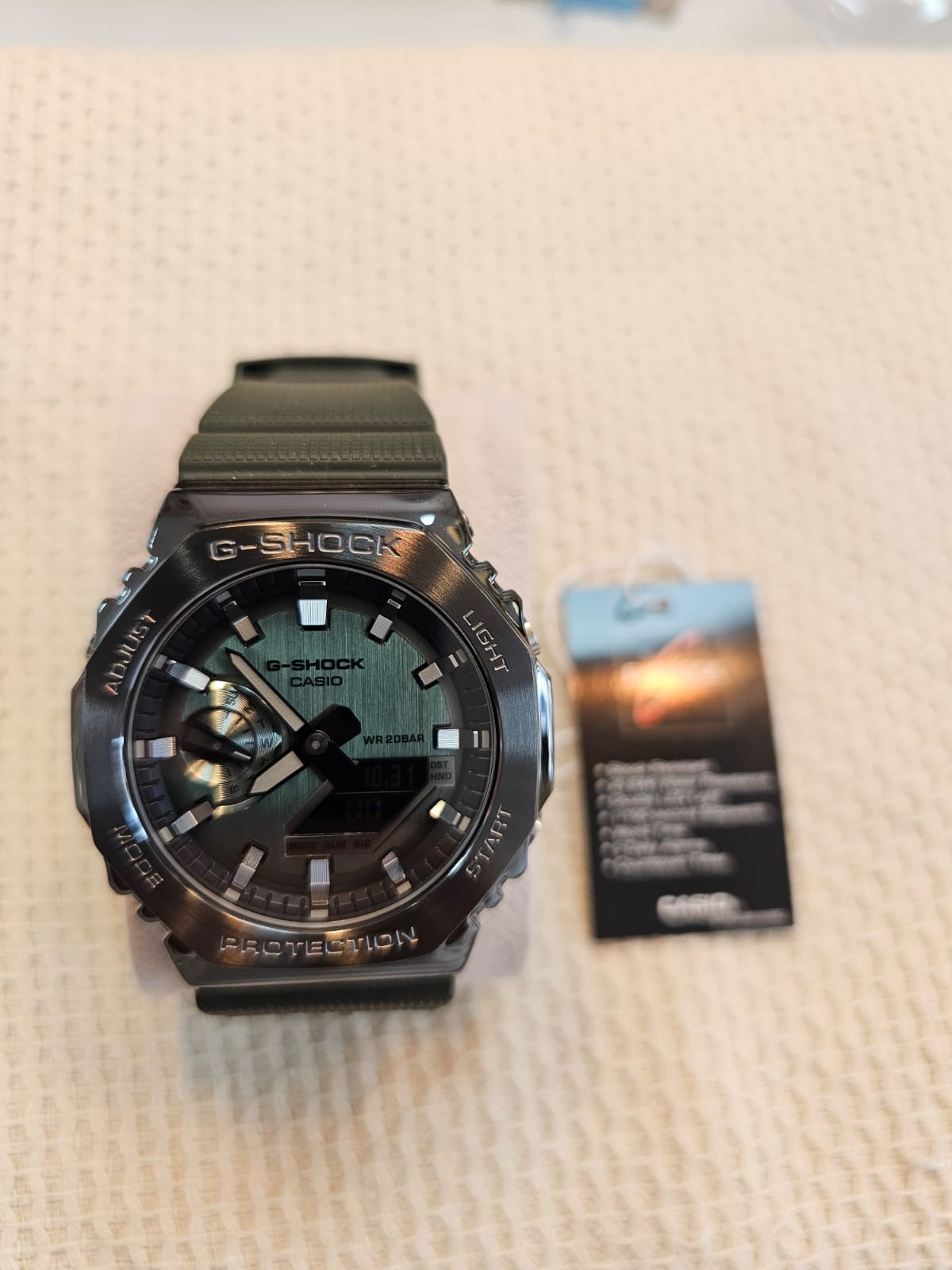 Montre G-Shock GM-2100B-3AER